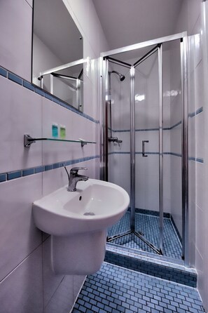 Shower, towels