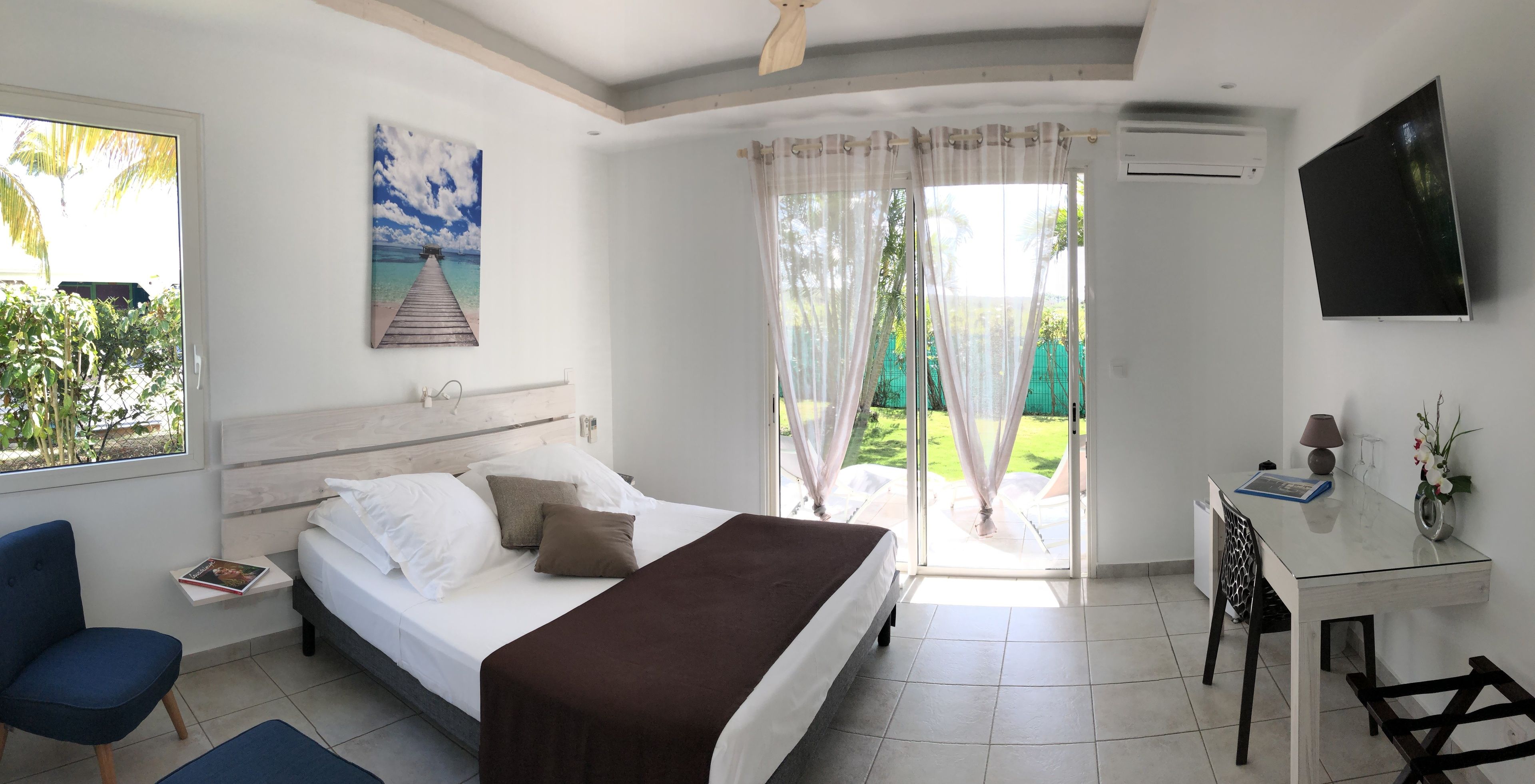 Deluxe Double Room | Premium bedding, minibar, in-room safe, individually decorated