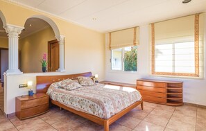 6 Schlafzimmer, Reisekinderbett, kostenloses WLAN, Bettwäsche