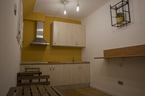 Shared fridge, microwave - Monrooms Barcelona (Barcelona)