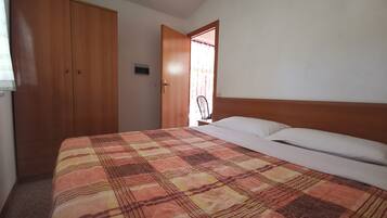 Bungalow, 2 Bedrooms | Free cribs/infant beds