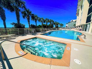 Una piscina techada, una piscina climatizada