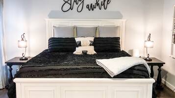 5 slaapkamers, een strijkplank/strijkijzer, reisbedje, gratis wifi