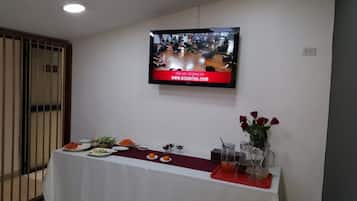 Colazione continentale, servita tutte le mattine (2.5 USD a persona)