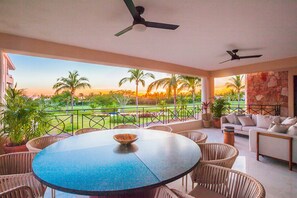Outdoor dining - Beautiful 4 Bedroom condo Hacienda de mita, Punta Mita Premier membership (Punta de Mita)