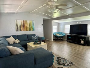 Smart TV, Netflix, servicios de streaming y estéreo 