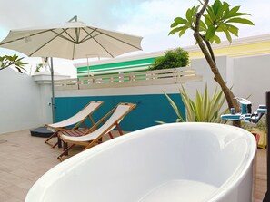 ห้องแกรนด์ดับเบิล | อ่างอาบน้ำแบบแช่ตัว