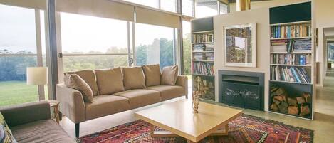 المنشأة من الداخل