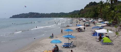 كراسي للتشمس، مناشف للشاطئ