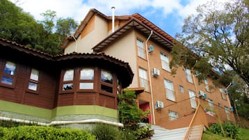 Fachada da propriedade