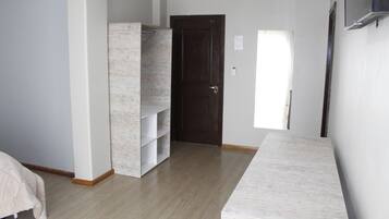 Quarto casal conforto | Wi-Fi de cortesia, roupa de cama