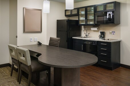 Candlewood Suites Orlando Lake Buena Vista, an IHG Hotel - Image 26