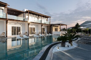 Outdoor pool - Nama Retreat (Rhodes)