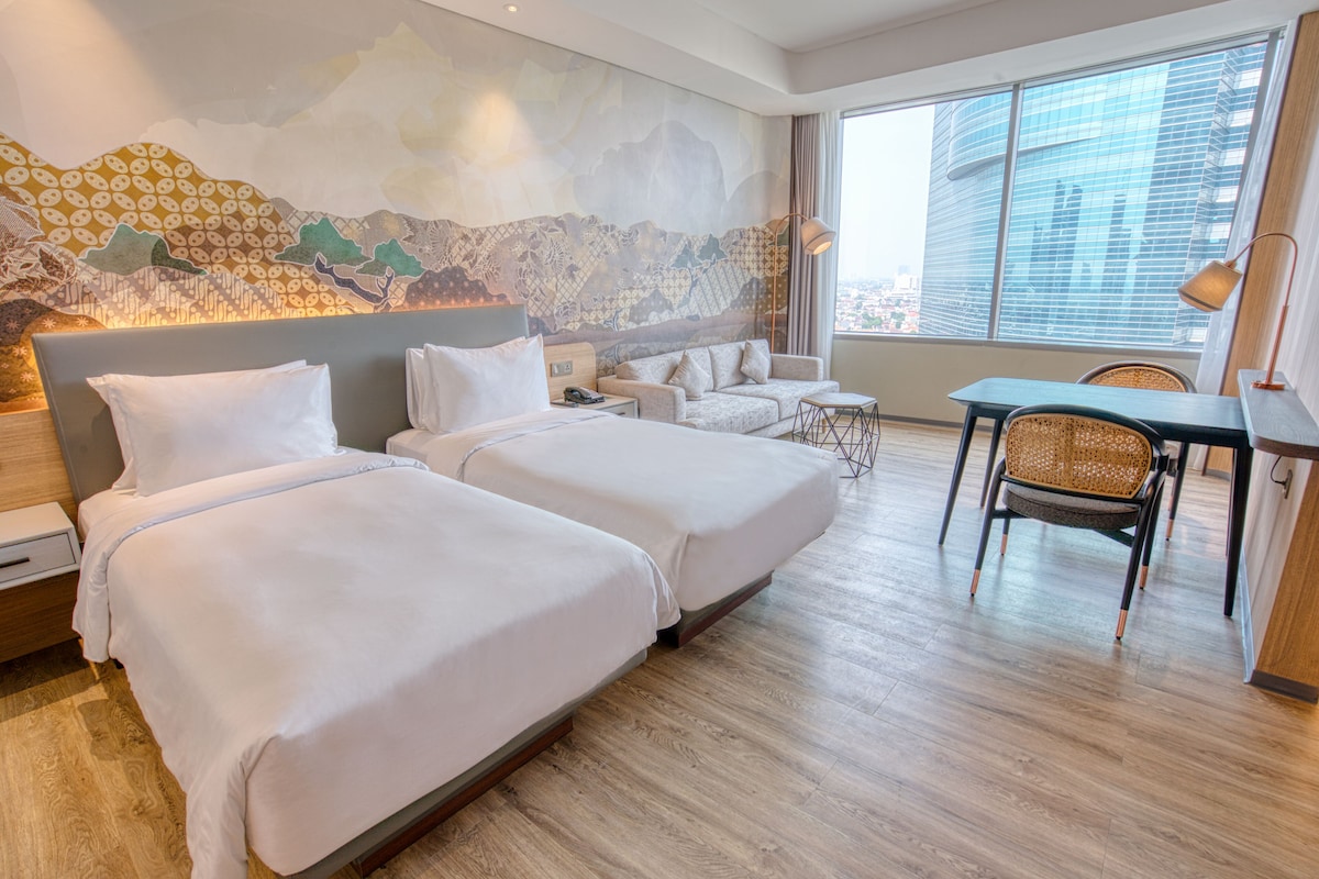 Studio Eksekutif, 2 Tempat Tidur Twin | Tempat tidur Select Comfort, minibar, brankas, dan meja kerja
