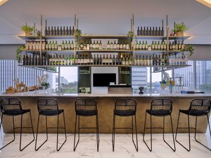 3 bars/lounges, poolside bar - Mercure Jakarta Gatot Subroto (Jakarta)