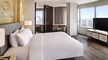 Executive Suite, 1 King Bed | 1 bedroom, Select Comfort beds, minibar, in-room safe