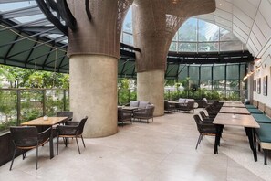 2 restaurants servant le petit déjeuner