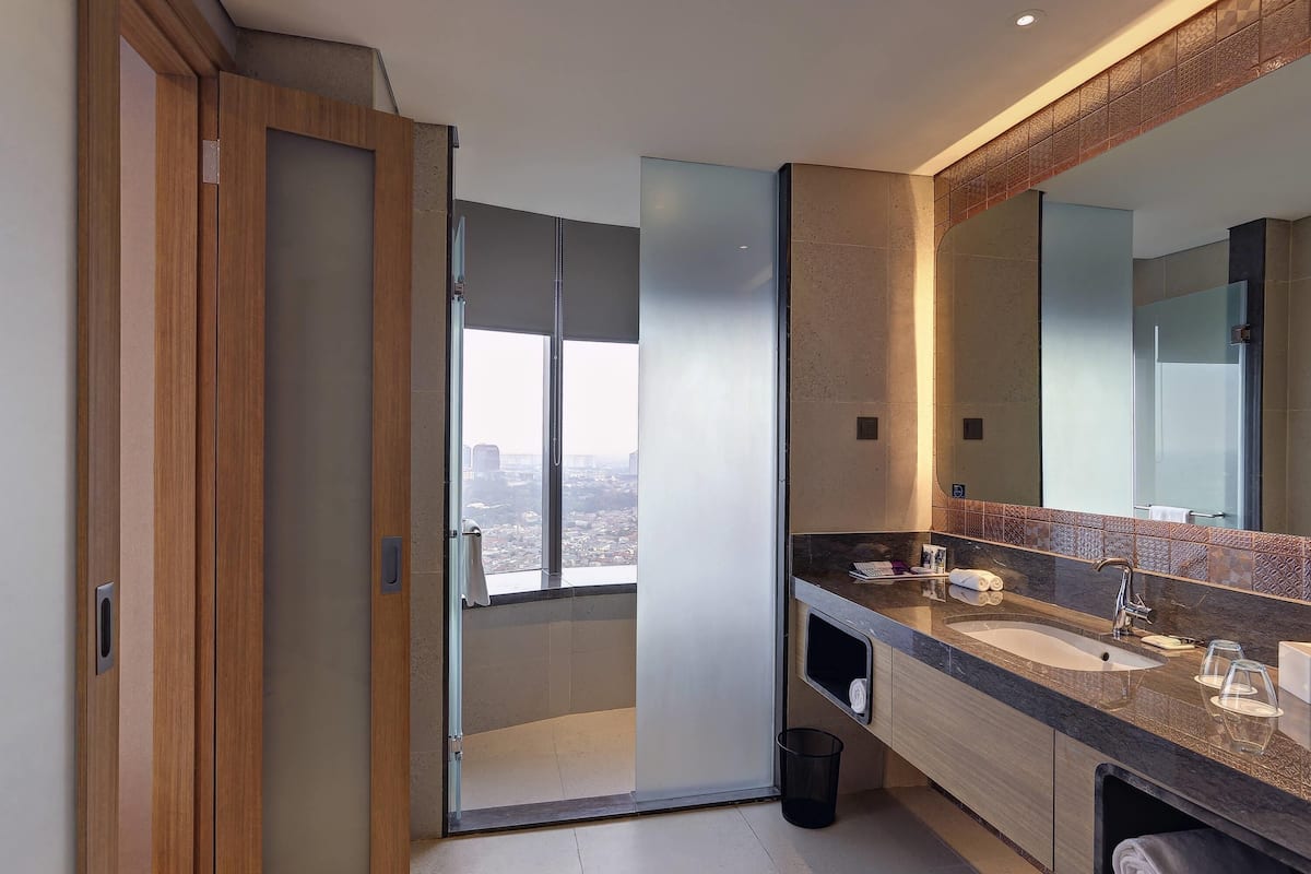 1 bedroom, Select Comfort beds, minibar, in-room safe