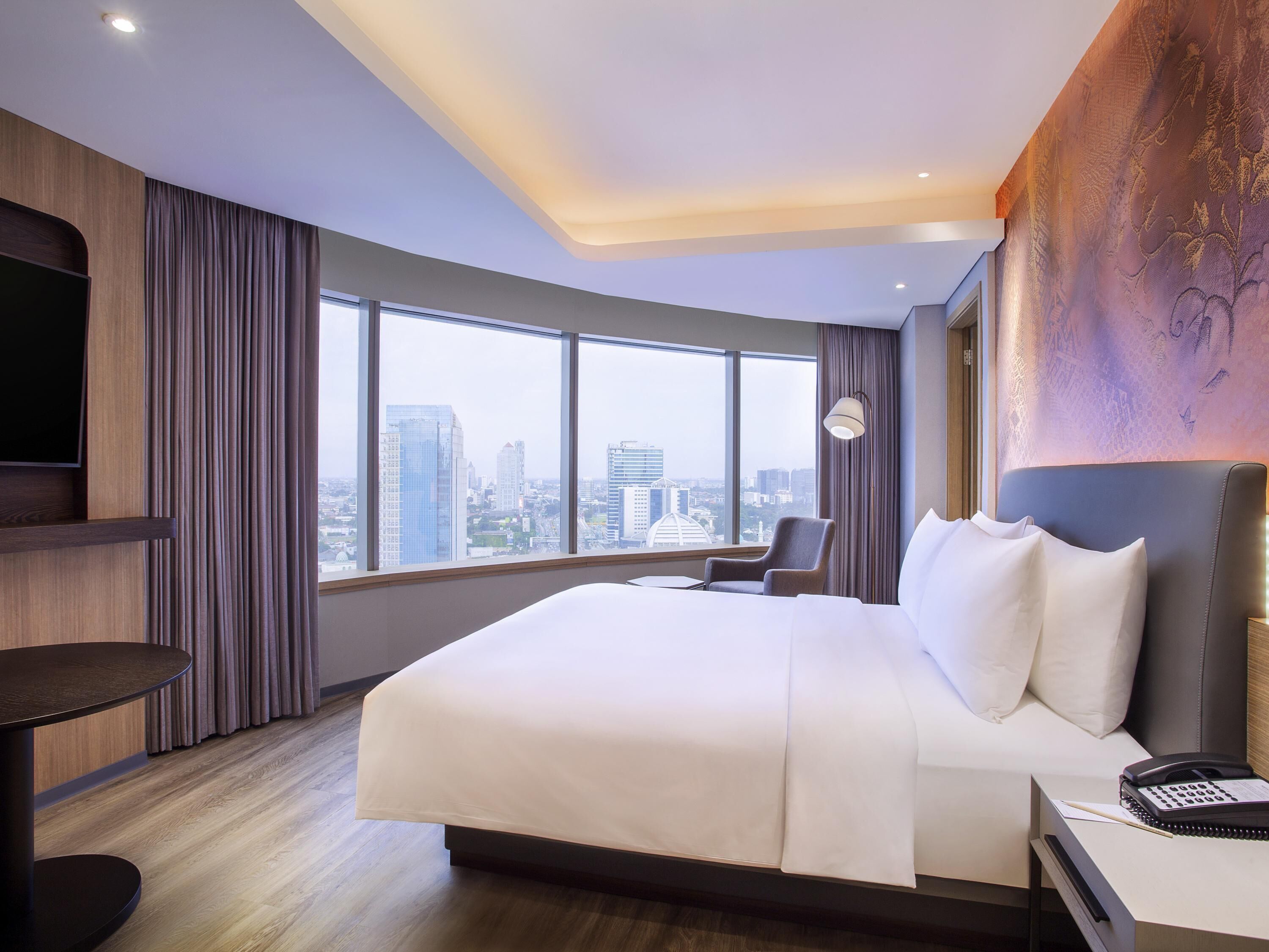 Kamar Eksekutif, 1 Tempat Tidur Double | Tempat tidur Select Comfort, minibar, brankas, dan meja kerja