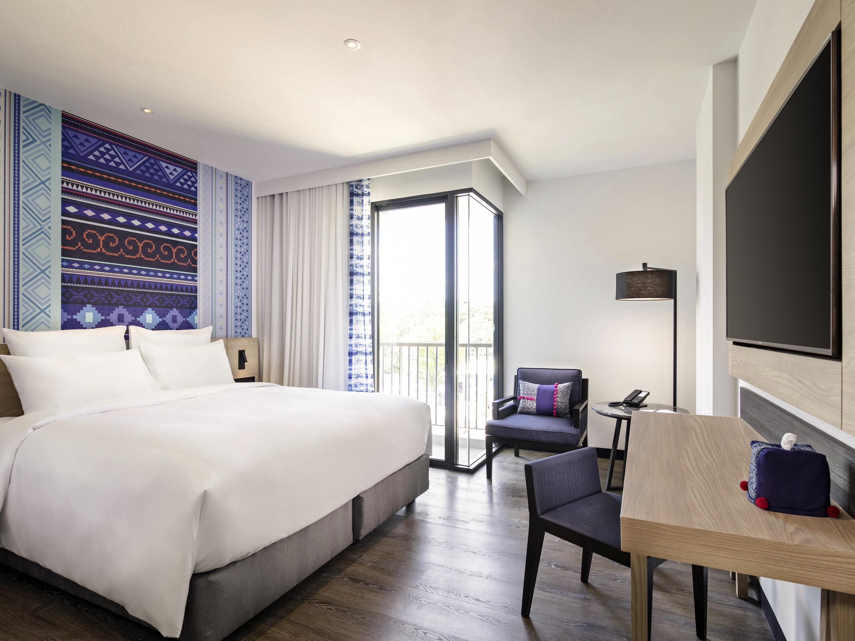 Premium bedding, pillowtop beds, minibar, in-room safe