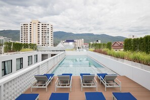 Outdoor pool - Novotel Chiangmai Nimman Journeyhub (Chiang Mai)