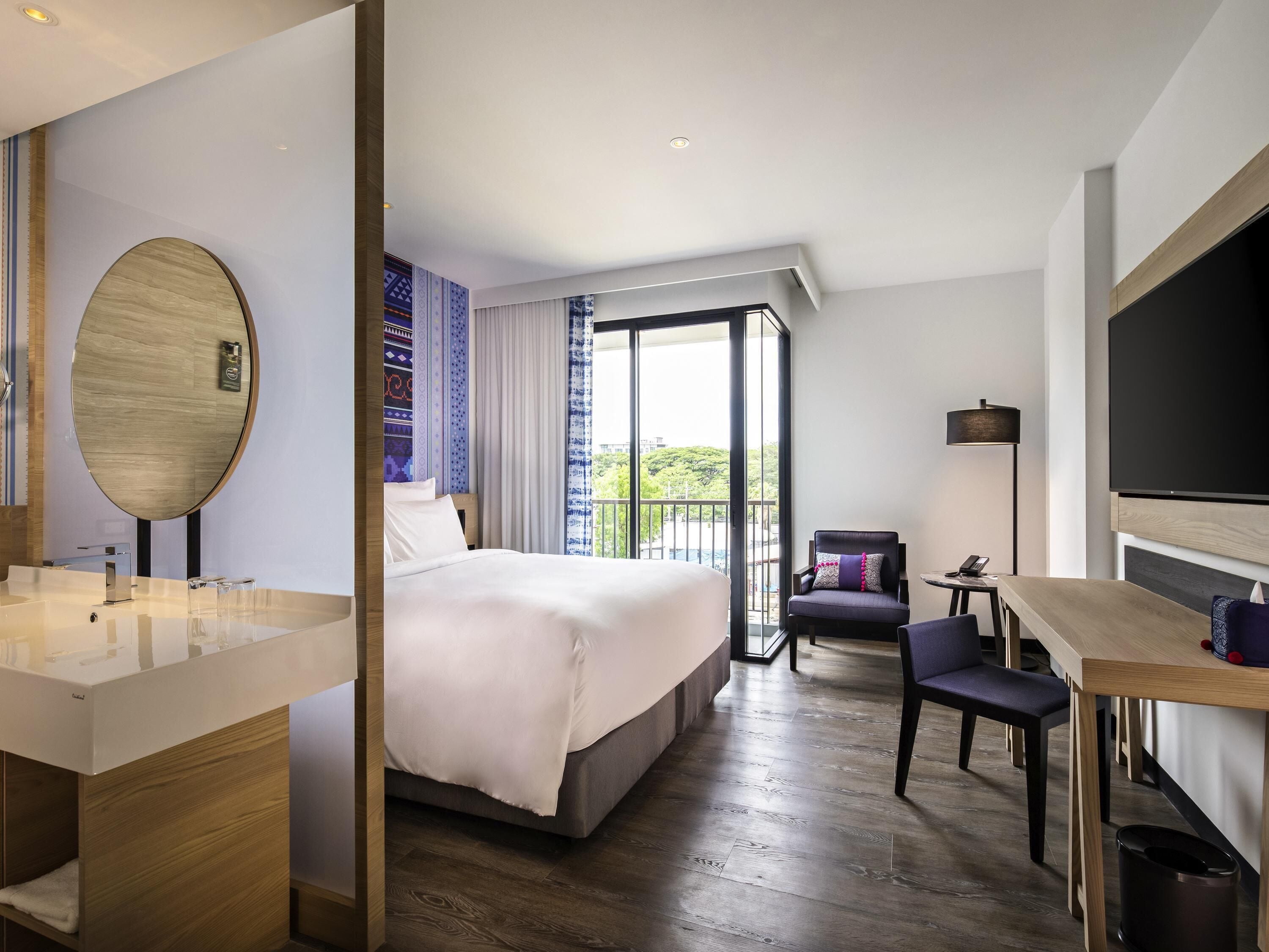 Superior kamer, 1 kingsize bed, balkon | Luxe beddengoed, pillowtop-bedden, een minibar, een kluis op de kamer