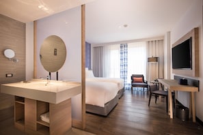 1 bedroom, premium bedding, pillowtop beds, minibar