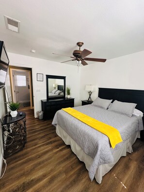 5 室のベッドルーム、アイロン / アイロン台、WiFi、ベッドシーツ