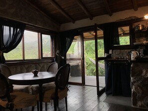 Panoramic Cabin, Multiple Beds, Mountain View | In-room dining