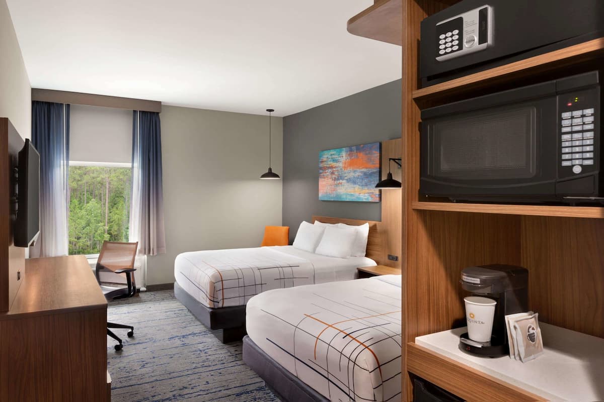 Pillowtop beds, in-room safe, desk, laptop workspace