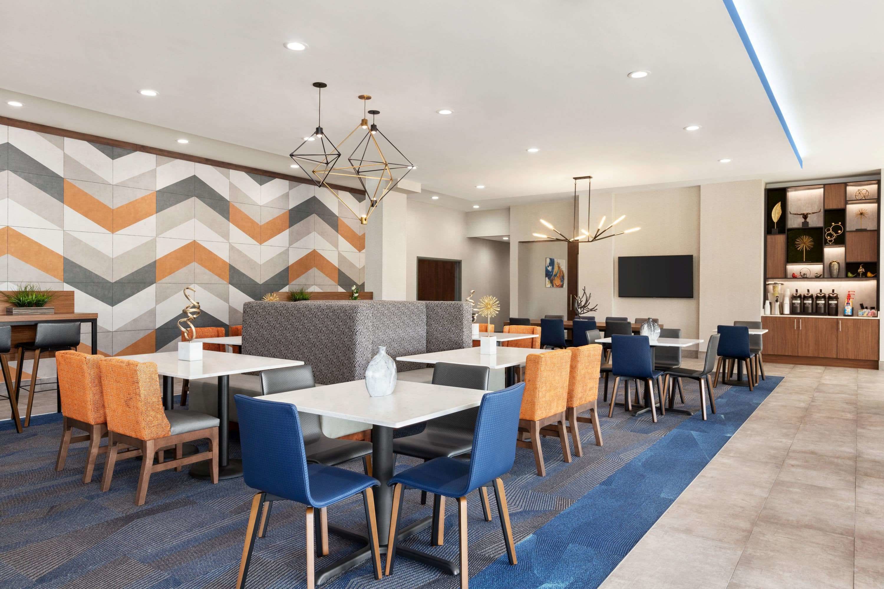 free daily full breakfast