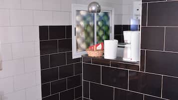 Comfort Apartment, 2 Bedrooms | Private kitchen | Full-size fridge, microwave, oven, stovetop