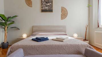 2 Schlafzimmer, BĂŒgeleisen/BĂŒgelbrett, WLAN, BettwĂ€sche