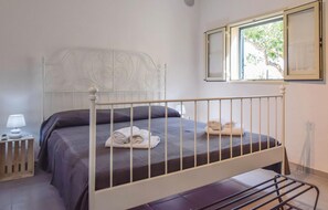 3 bedrooms, travel crib, free WiFi, bed sheets
