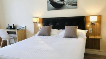 Premium bedding, in-room safe, individually decorated