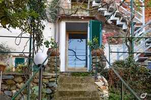 Exterior detail - Casa di Charme 3 Rio nell'Elba , few minutes from the beach! (Rio nell'Elba)