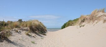 Holiday home "Villa Karin" in a very quiet location on the Belgian coast