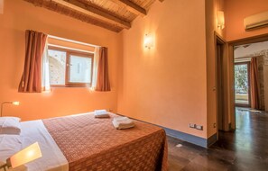 1 Schlafzimmer, Zimmersafe, Reisekinderbett, kostenloses WLAN