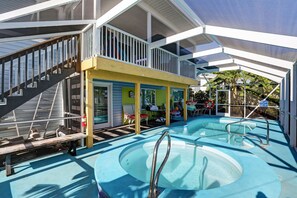 Indoor pool, outdoor pool - Family, heated Pool hot/tub, Dogs ok, 400' from Beach, Fast WIFI. Fishing. Dock (Fort Myers Beach)
