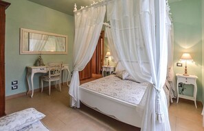 4 camere, culla da viaggio, Wi-Fi gratuito