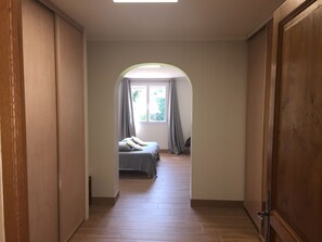 3 bedrooms, iron/ironing board, WiFi