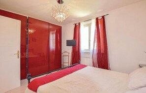 3 Schlafzimmer, Reisekinderbett, kostenloses WLAN, Bettwäsche