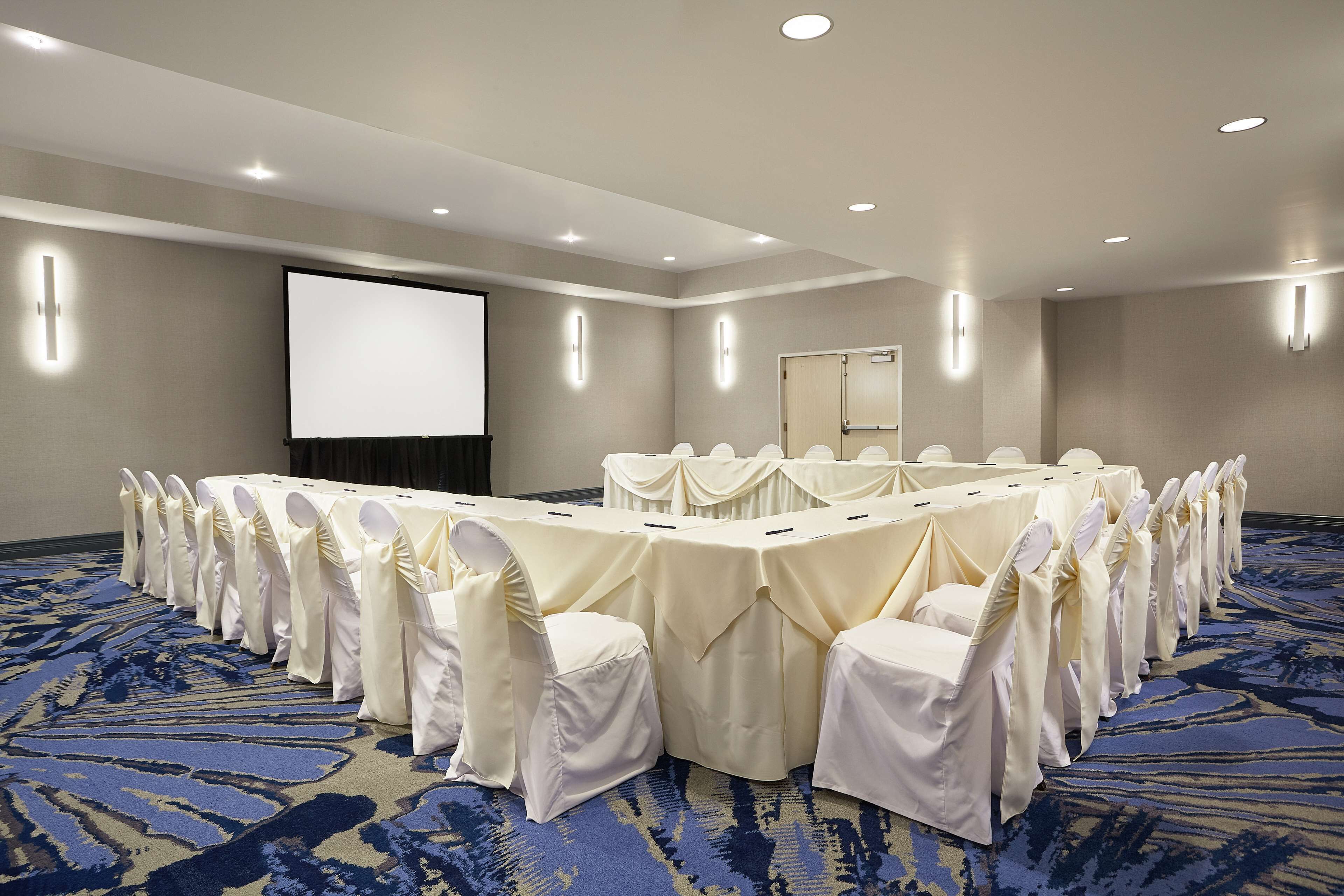 2 restaurants, breakfast, lunch, dinner served; japanese cuisine