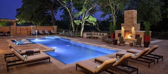 The Bevy Hotel Boerne, a DoubleTree by Hilton