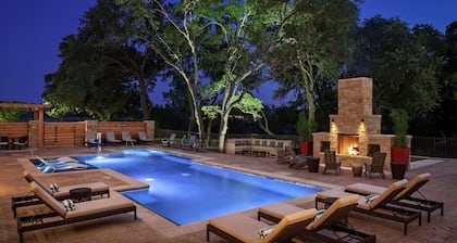 The Bevy Hotel Boerne, a DoubleTree by Hilton
