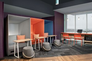 Business centre - Tru by Hilton Rapid City Rushmore (Rapid City)