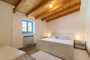 9 室のベッドルーム、アイロン / アイロン台、WiFi、ベッドシーツ
