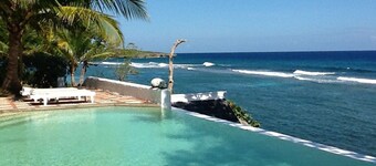 A place in paradise - family villa on a peninsula directly by the sea