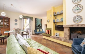 TV, fireplace, DVD player, table tennis - Amazing home in Montebuono (Montebuono)