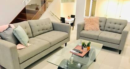 New Townhouse + Great Spot + Free Wifi & Coffee